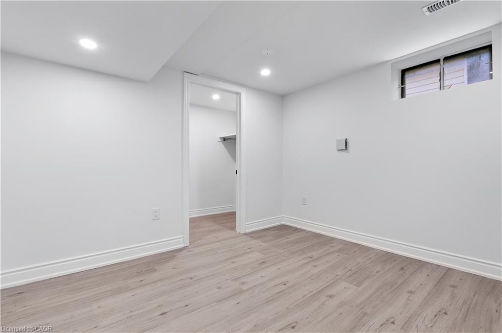 210 Mackan Street, Thorold, ON - Indoor Photo Showing Other Room