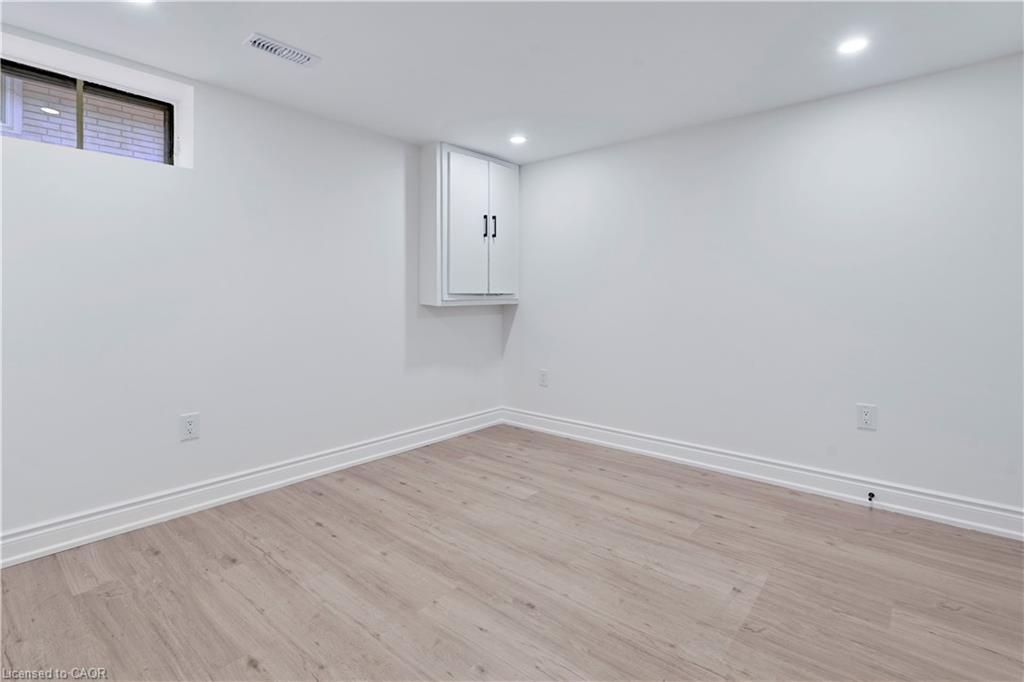 210 Mackan Street, Thorold, ON - Indoor Photo Showing Other Room