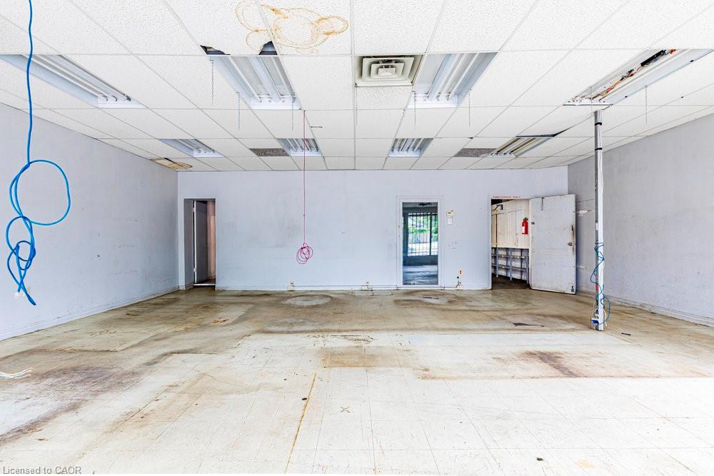 955 Barton Street E, Hamilton, ON