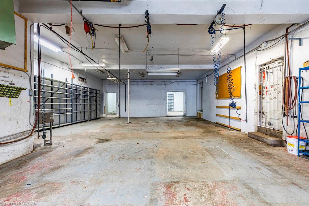 955 Barton Street E, Hamilton, ON