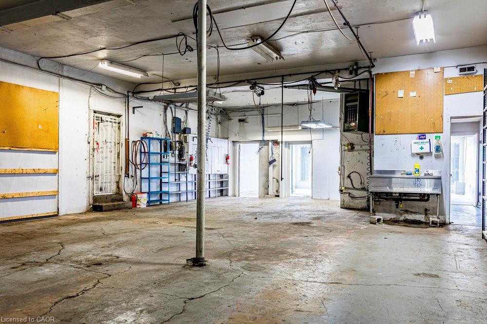 955 Barton Street E, Hamilton, ON