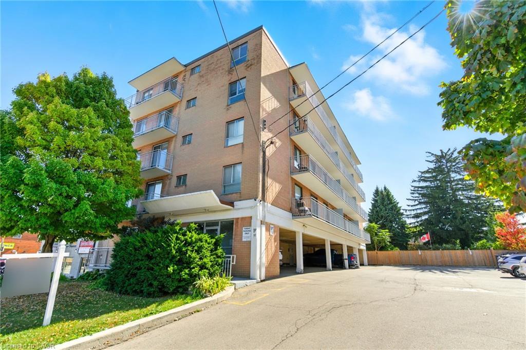 22-2322 King Street E, Hamilton, ON - Outdoor