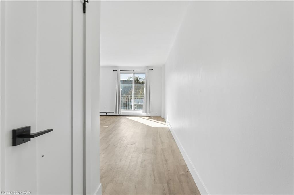 22-2322 King Street E, Hamilton, ON - Indoor Photo Showing Other Room