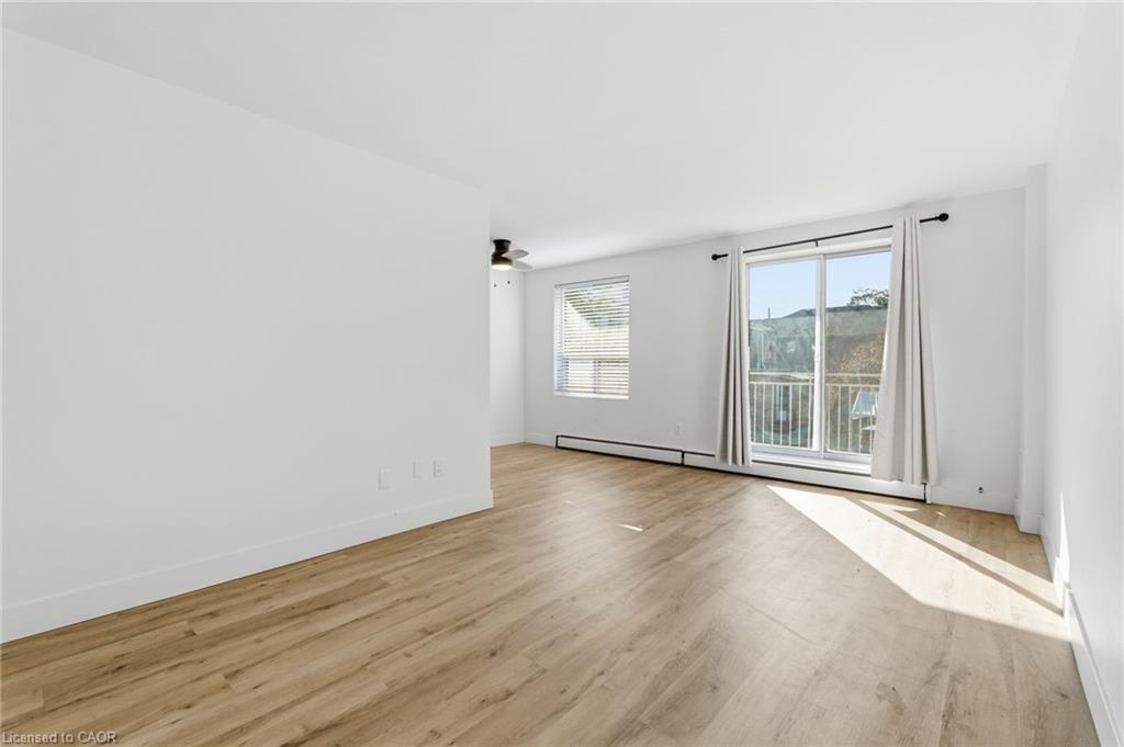 22-2322 King Street E, Hamilton, ON - Indoor Photo Showing Other Room