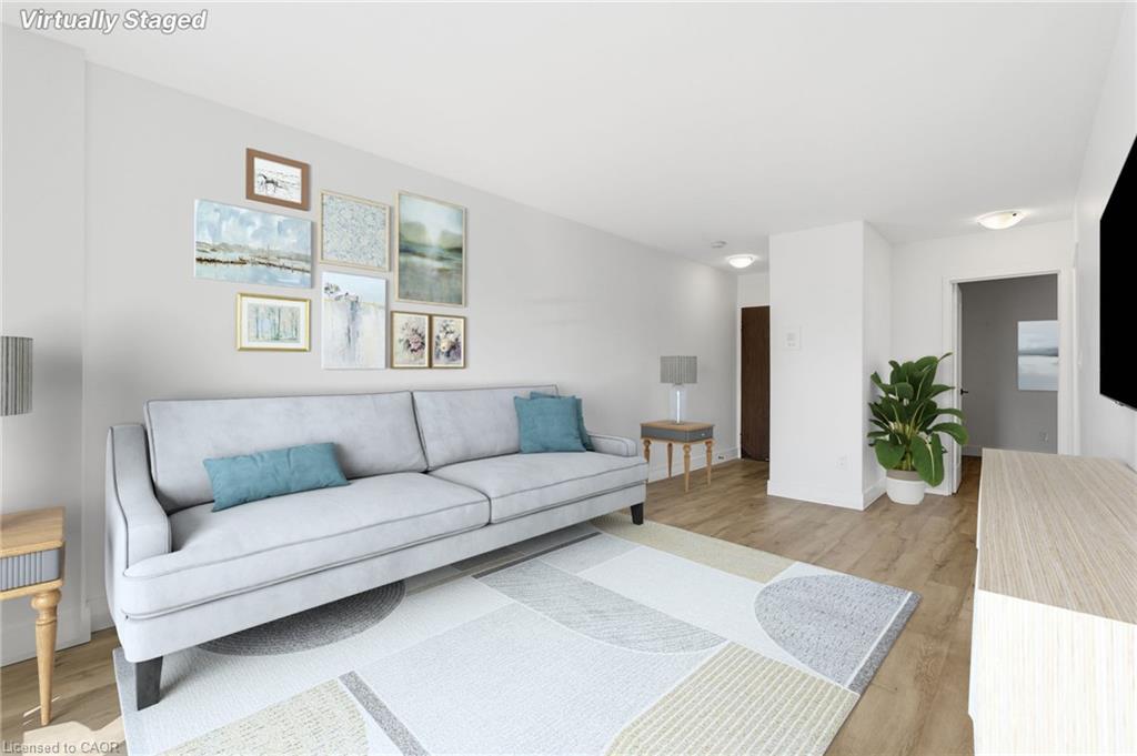 22-2322 King Street E, Hamilton, ON - Indoor Photo Showing Living Room