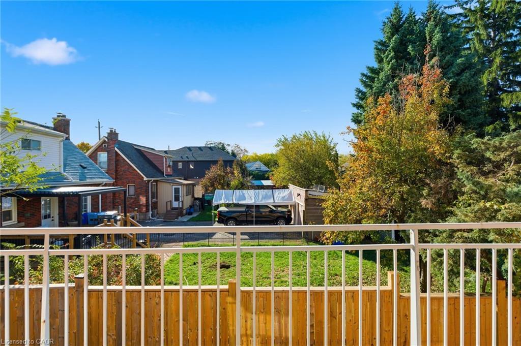 22-2322 King Street E, Hamilton, ON - Outdoor