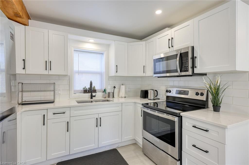 51 Victoria Street, Port Burwell, ON - Indoor Photo Showing Kitchen With Double Sink