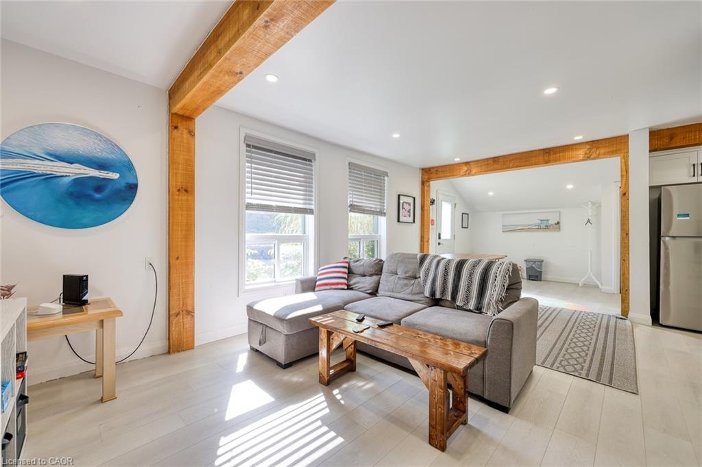 51 Victoria Street, Port Burwell, ON - Indoor Photo Showing Living Room