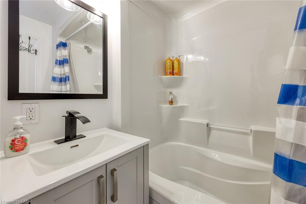 51 Victoria Street, Port Burwell, ON - Indoor Photo Showing Bathroom