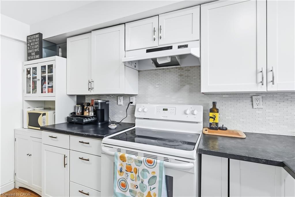 B56-25 Britten Close, Hamilton, ON - Indoor Photo Showing Kitchen