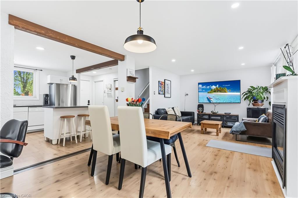 B56-25 Britten Close, Hamilton, ON - Indoor Photo Showing Dining Room