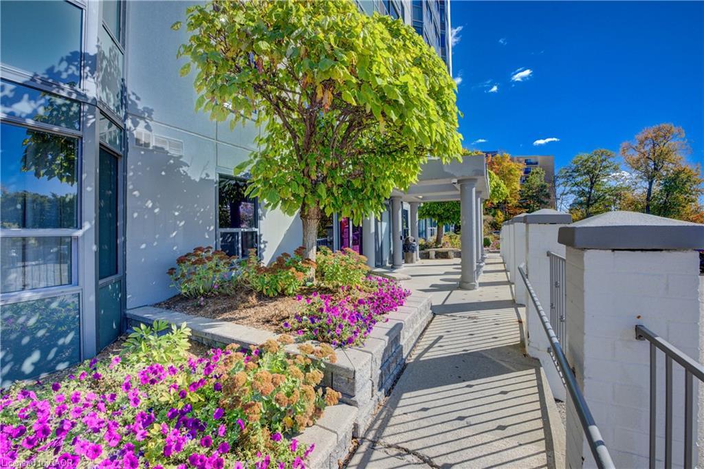 811-55 Green Valley Drive, Kitchener, ON - Outdoor