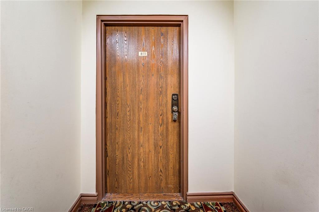 811-55 Green Valley Drive, Kitchener, ON - Indoor Photo Showing Other Room