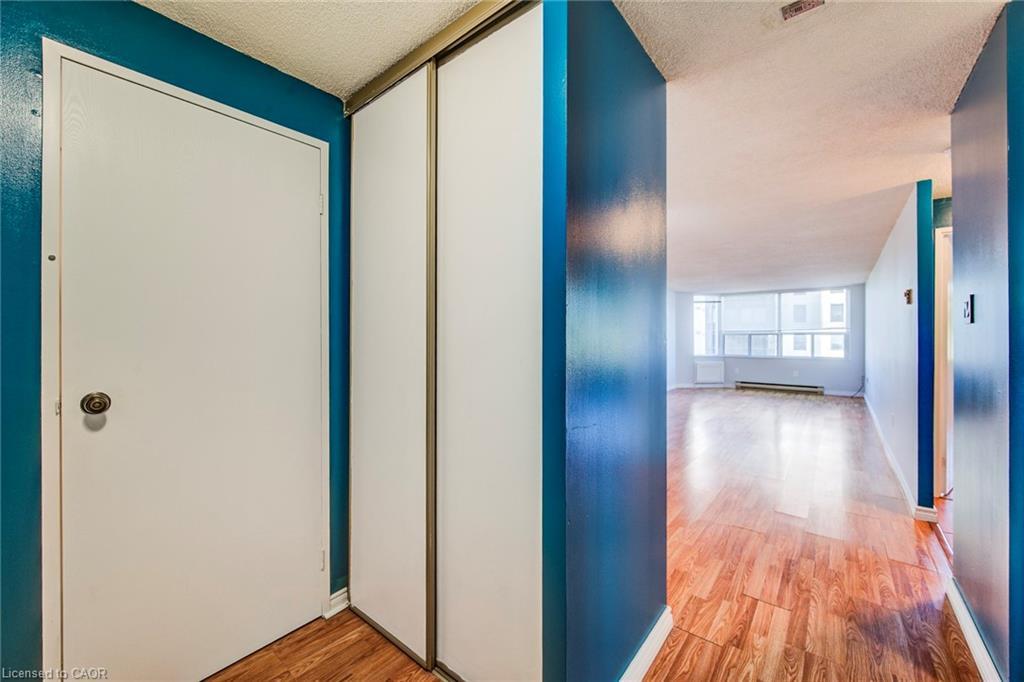 811-55 Green Valley Drive, Kitchener, ON - Indoor Photo Showing Other Room