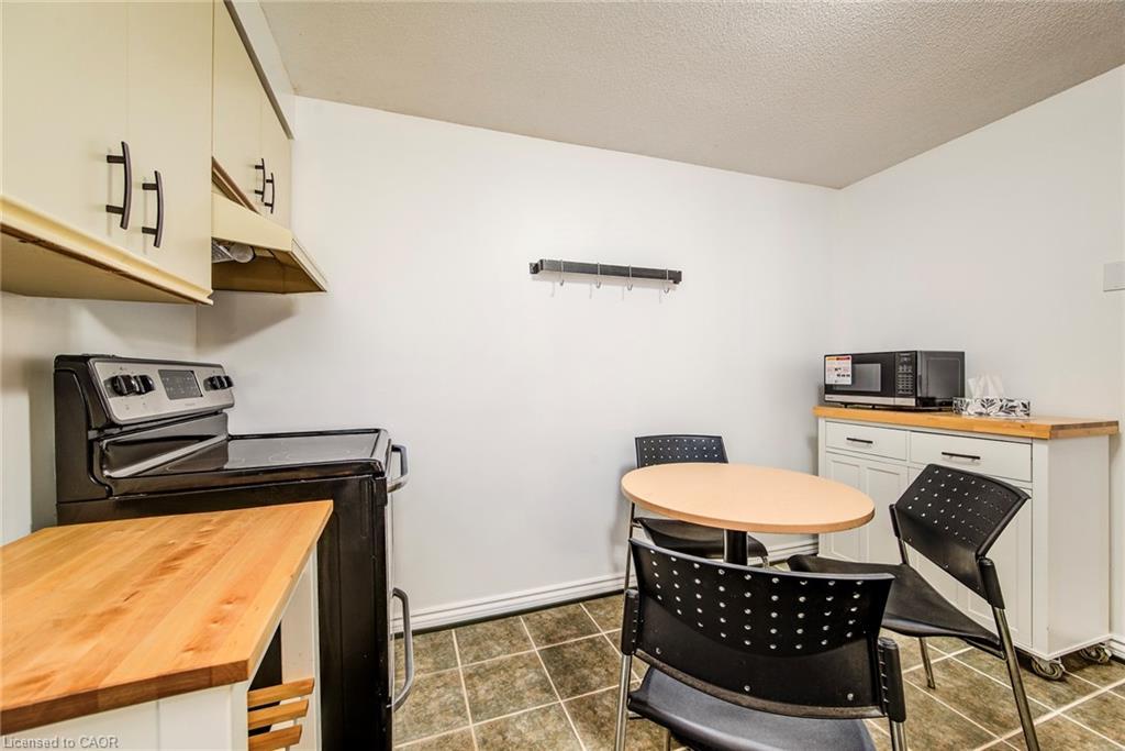 811-55 Green Valley Drive, Kitchener, ON - Indoor