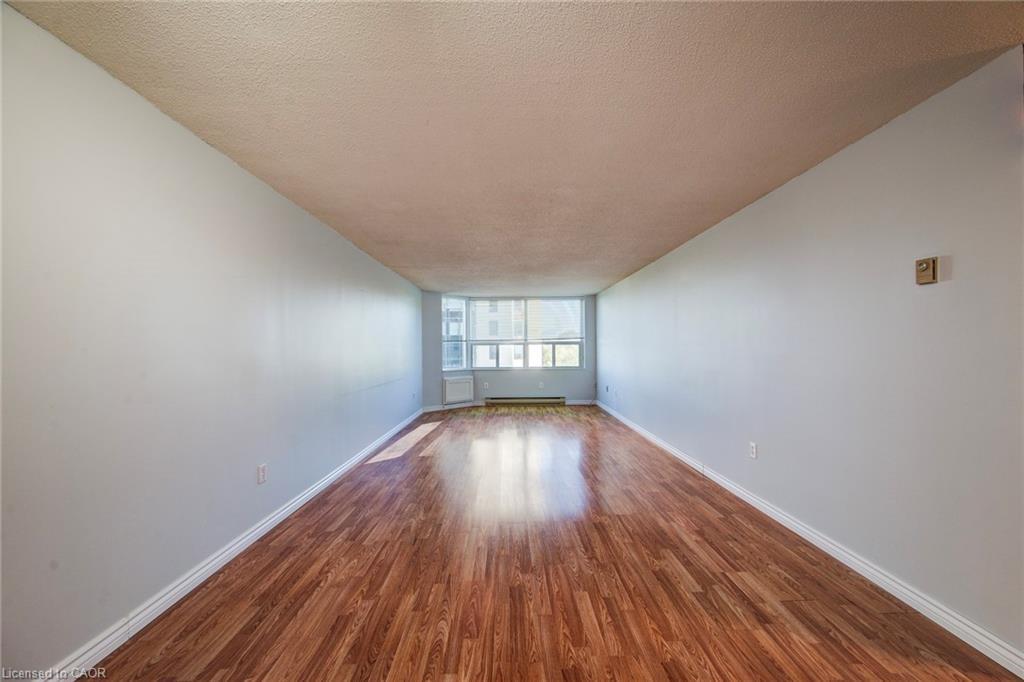 811-55 Green Valley Drive, Kitchener, ON - Indoor Photo Showing Other Room