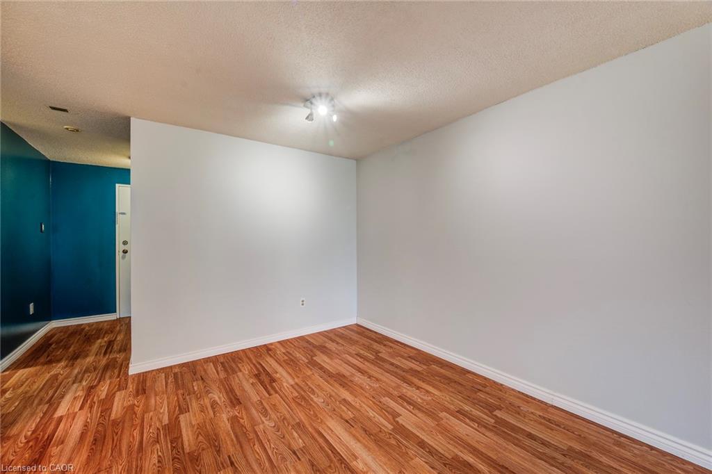 811-55 Green Valley Drive, Kitchener, ON - Indoor Photo Showing Other Room