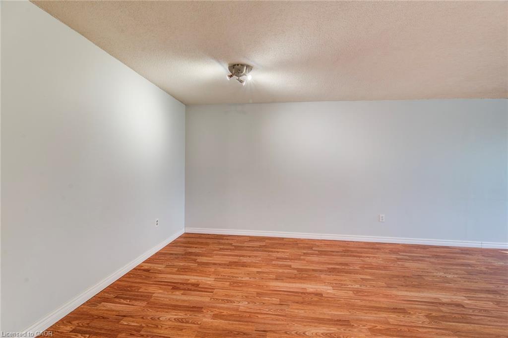 811-55 Green Valley Drive, Kitchener, ON - Indoor Photo Showing Other Room