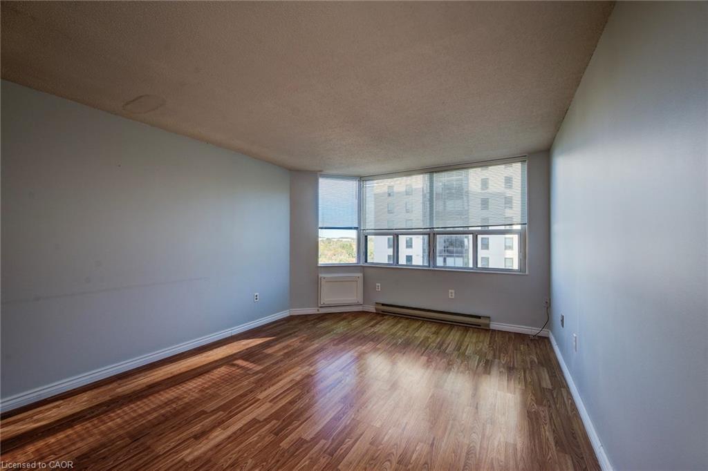 811-55 Green Valley Drive, Kitchener, ON - Indoor Photo Showing Other Room
