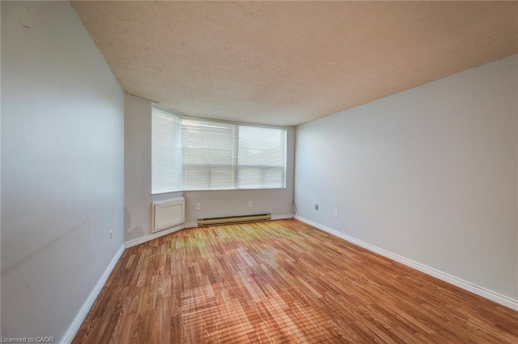 811-55 Green Valley Drive, Kitchener, ON - Indoor Photo Showing Other Room