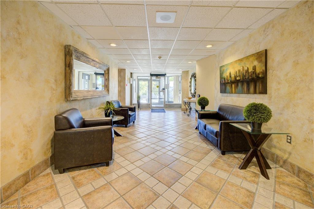 811-55 Green Valley Drive, Kitchener, ON - Indoor