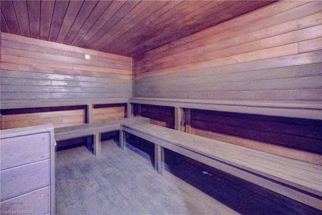 811-55 Green Valley Drive, Kitchener, ON - Indoor Photo Showing Other Room