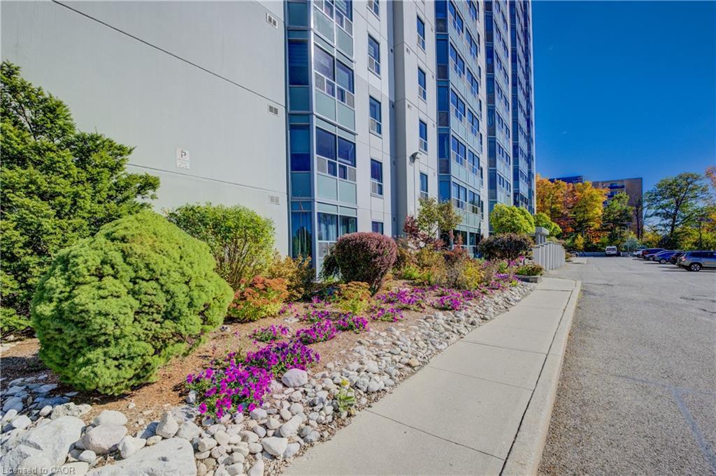 811-55 Green Valley Drive, Kitchener, ON - Outdoor