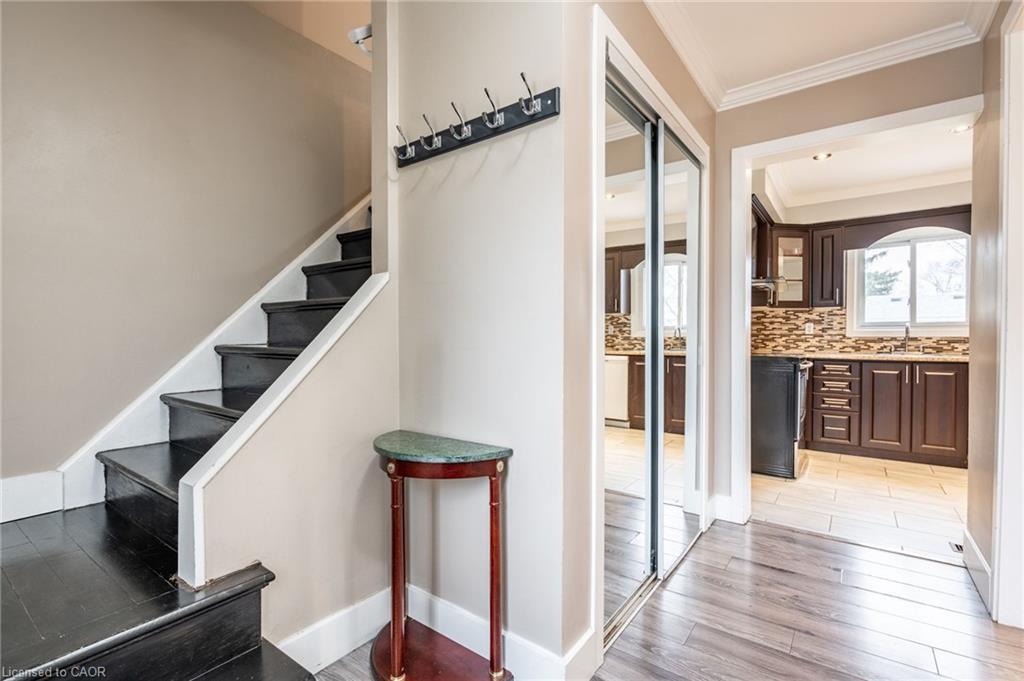 120 Chilton Drive, Stoney Creek, ON - Indoor Photo Showing Other Room