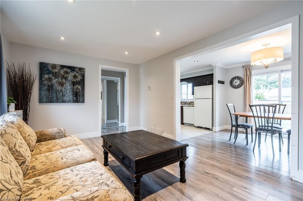 120 Chilton Drive, Stoney Creek, ON - Indoor Photo Showing Other Room