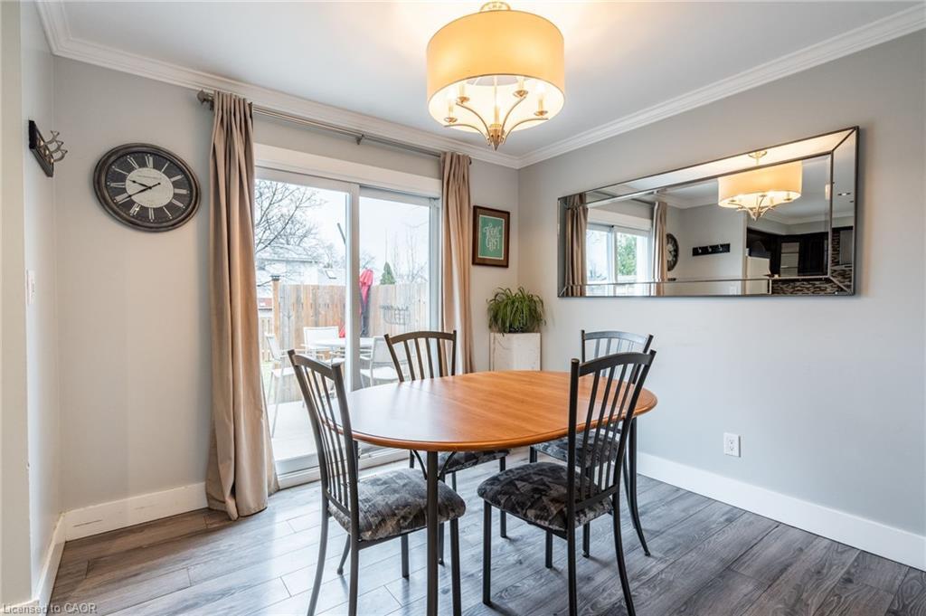 120 Chilton Drive, Stoney Creek, ON - Indoor Photo Showing Dining Room