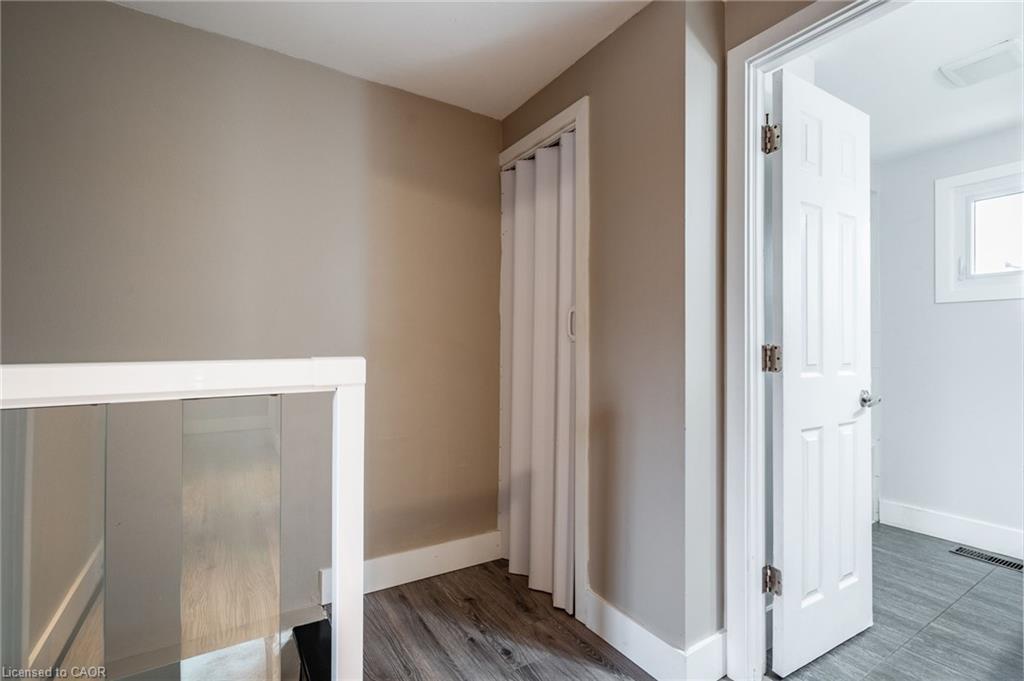 120 Chilton Drive, Stoney Creek, ON - Indoor Photo Showing Other Room
