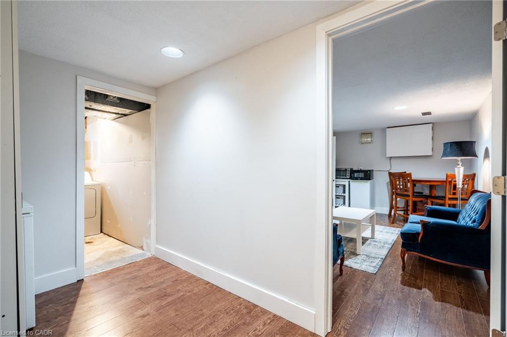 120 Chilton Drive, Stoney Creek, ON - Indoor Photo Showing Other Room