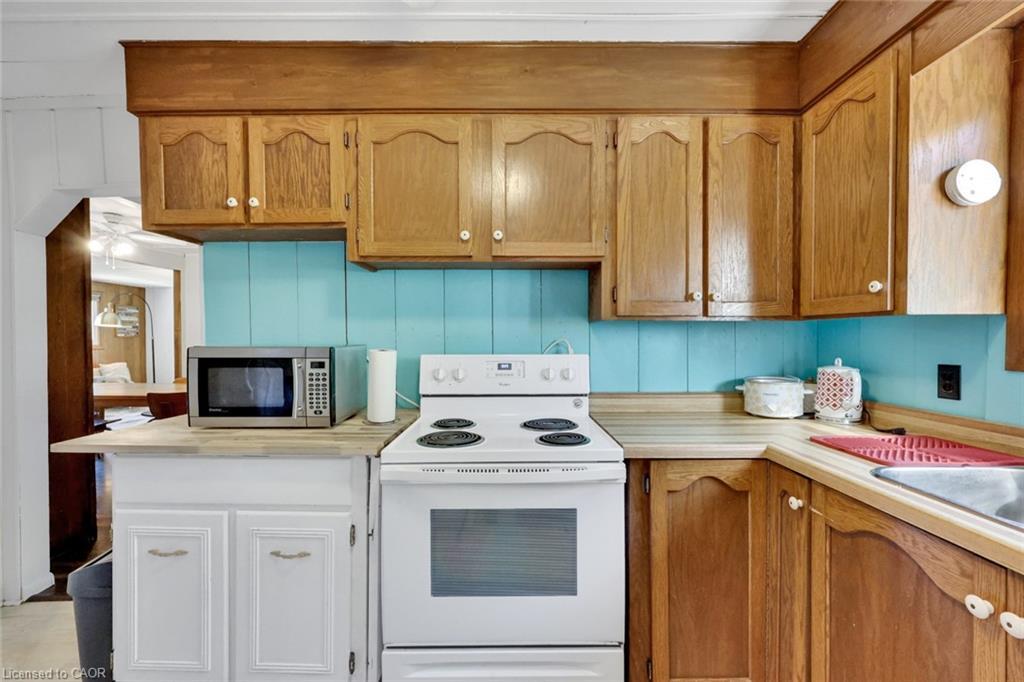 11 Snooks Drive, Turkey Point, ON - Indoor Photo Showing Kitchen