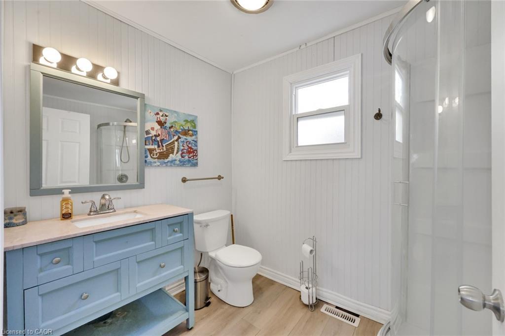 11 Snooks Drive, Turkey Point, ON - Indoor Photo Showing Bathroom
