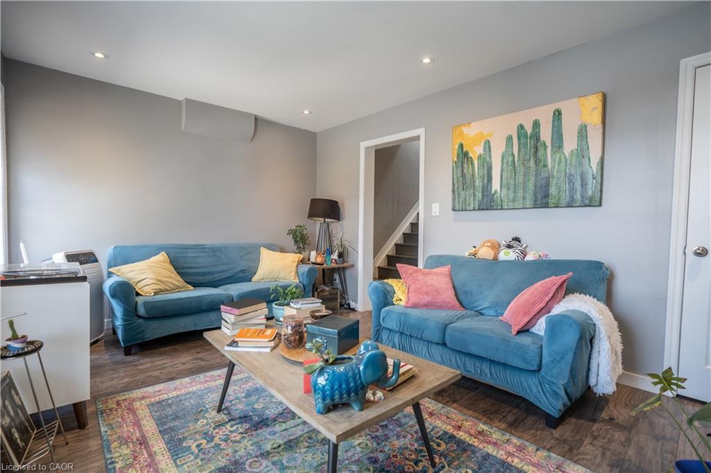 165 Emerald Street N, Hamilton, ON - Indoor Photo Showing Living Room