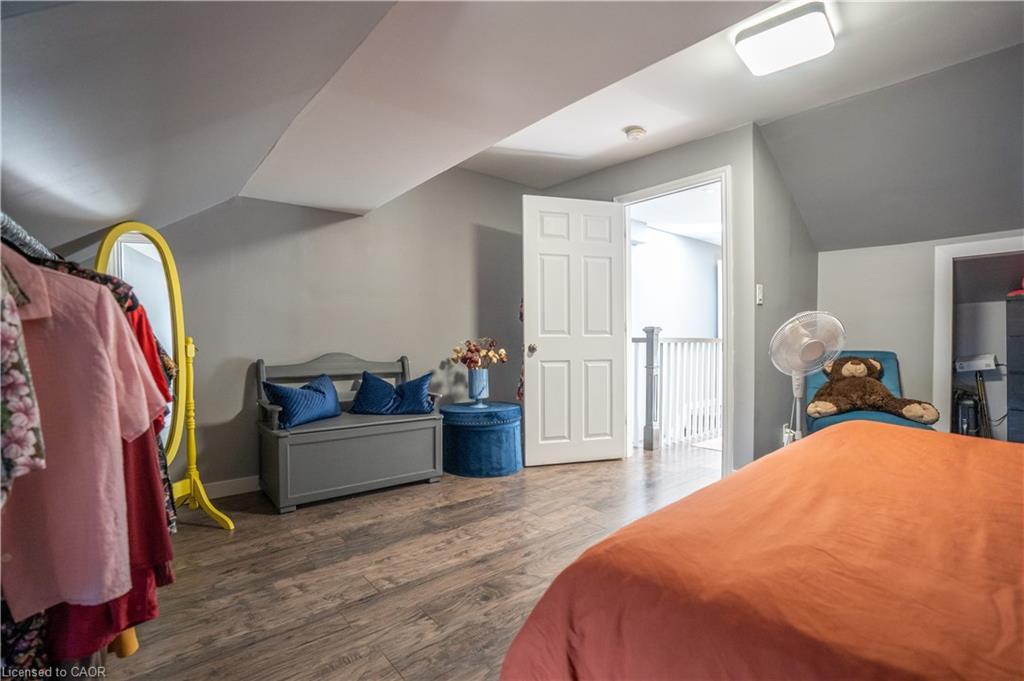 165 Emerald Street N, Hamilton, ON - Indoor Photo Showing Bedroom