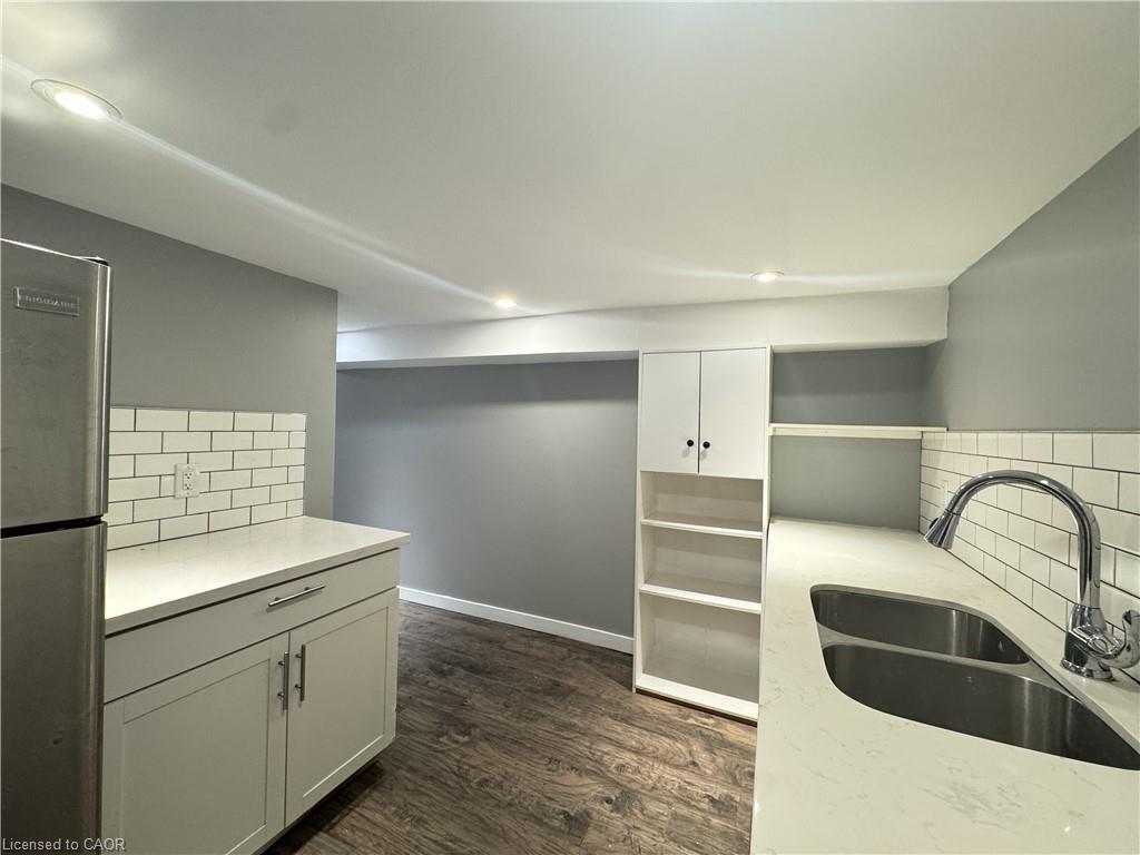 165 Emerald Street N, Hamilton, ON - Indoor