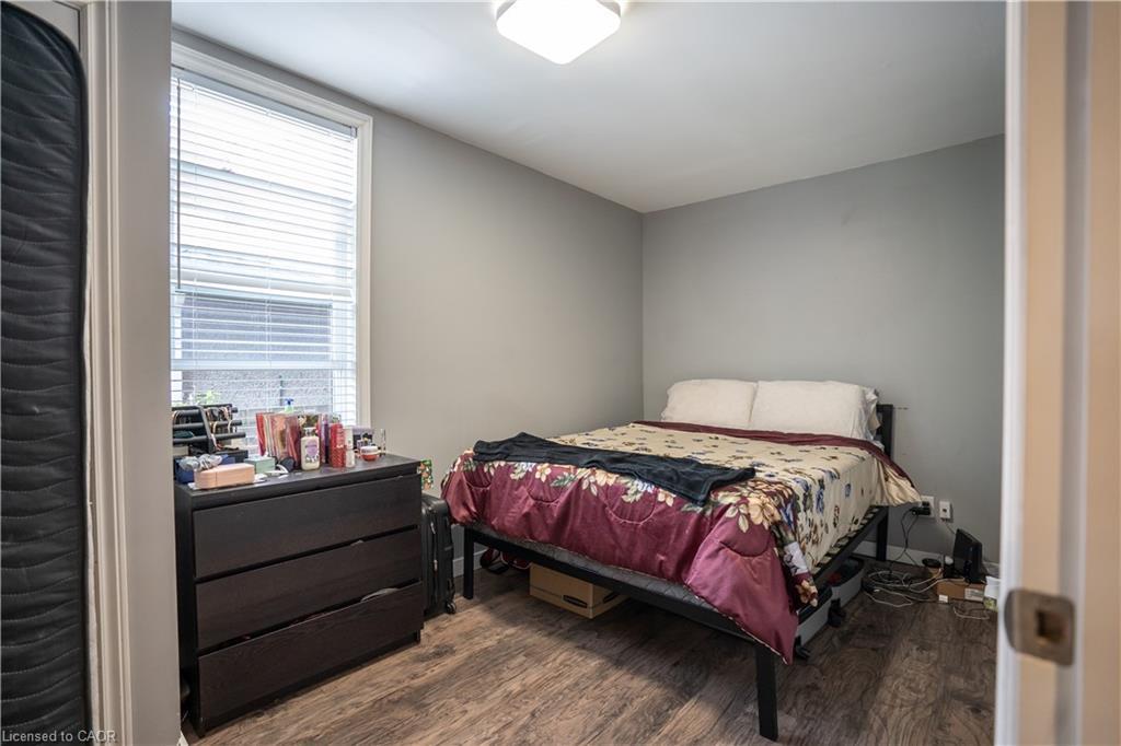 165 Emerald Street N, Hamilton, ON - Indoor Photo Showing Bedroom