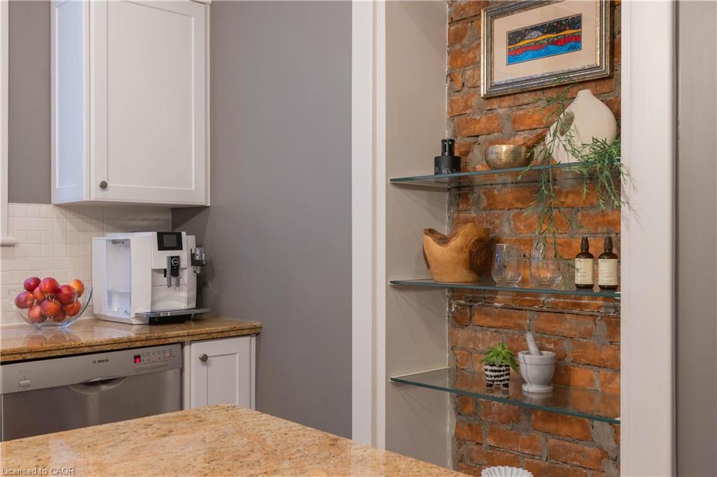 40 Stanley Avenue, Hamilton, ON - Indoor