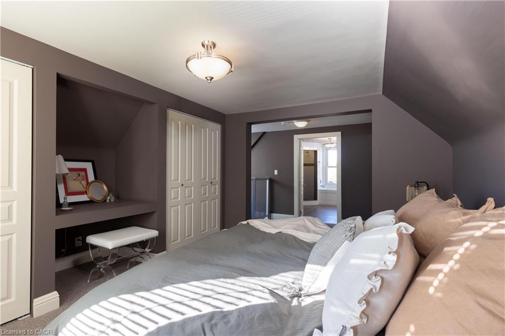 40 Stanley Avenue, Hamilton, ON - Indoor Photo Showing Bedroom