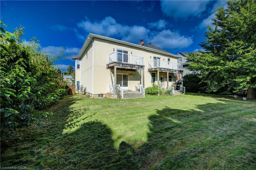 7 Robinson Street S, Grimsby, ON - Outdoor