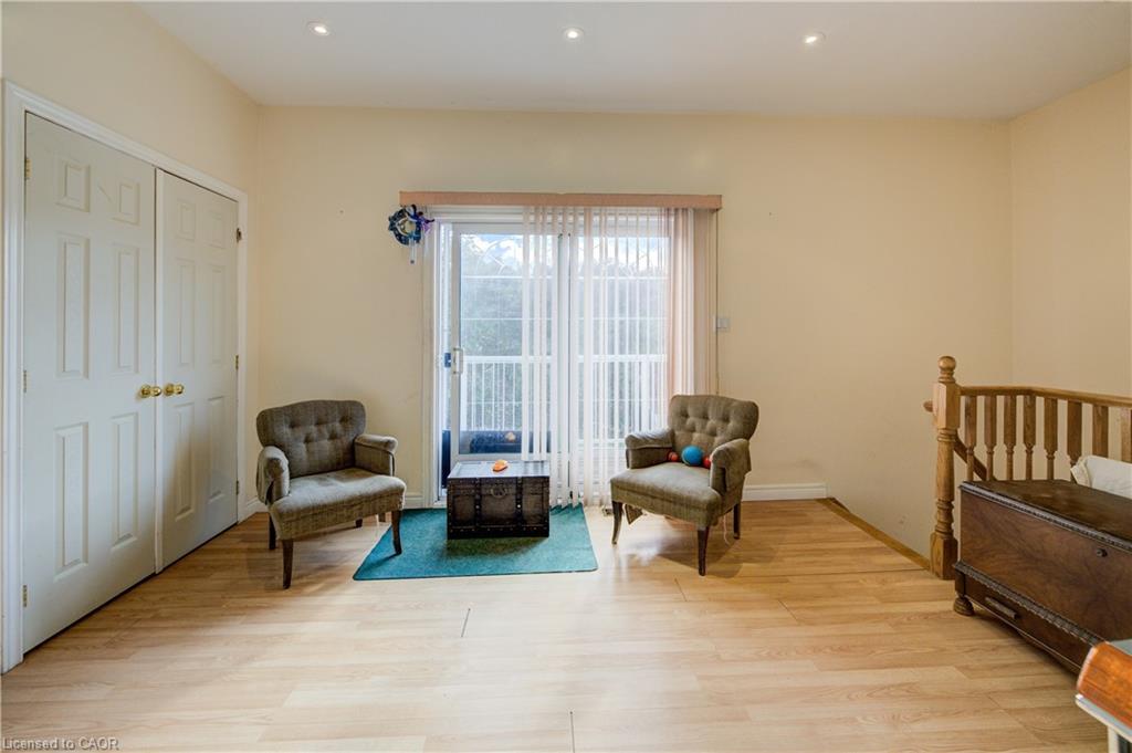 7 Robinson Street S, Grimsby, ON - Indoor