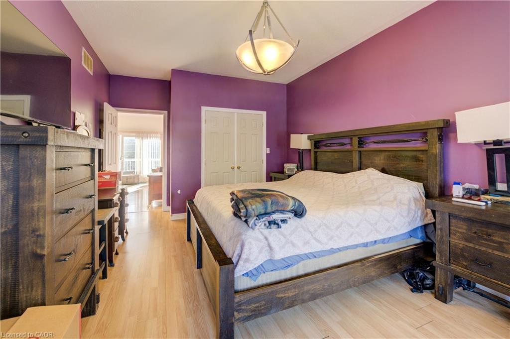 7 Robinson Street S, Grimsby, ON - Indoor Photo Showing Bedroom