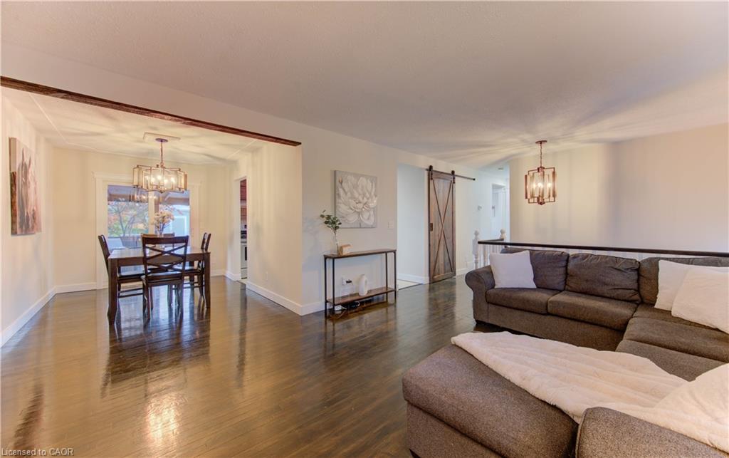 194 Limpert Avenue, Cambridge, ON - Indoor Photo Showing Living Room