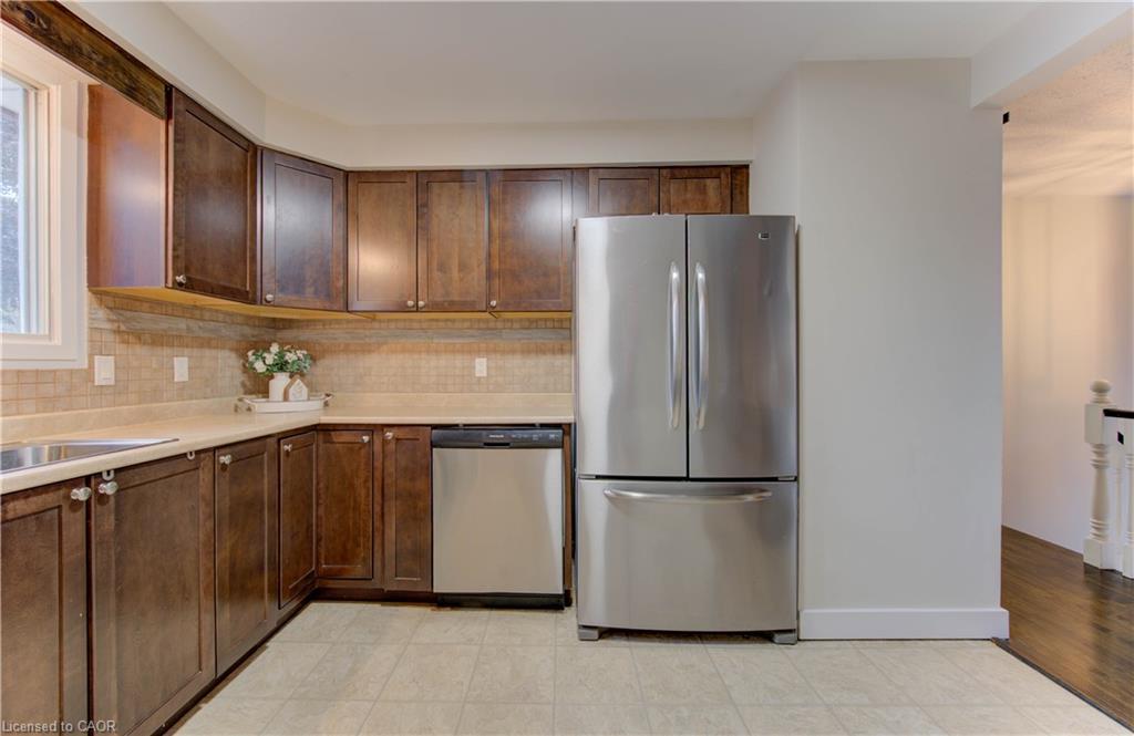 194 Limpert Avenue, Cambridge, ON - Indoor Photo Showing Kitchen