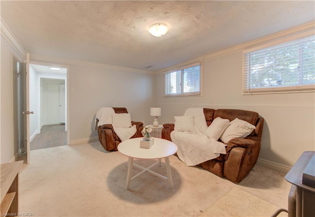 194 Limpert Avenue, Cambridge, ON - Indoor Photo Showing Living Room