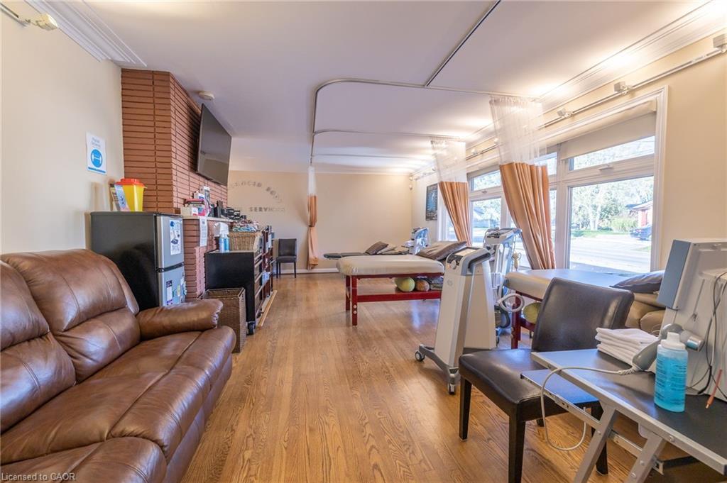 11 Belmont Avenue W, Kitchener, ON - Indoor