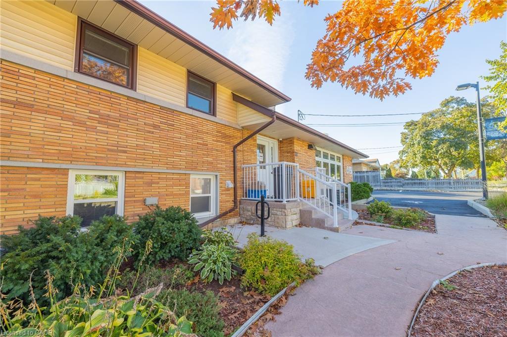 11 Belmont Avenue W, Kitchener, ON - Outdoor