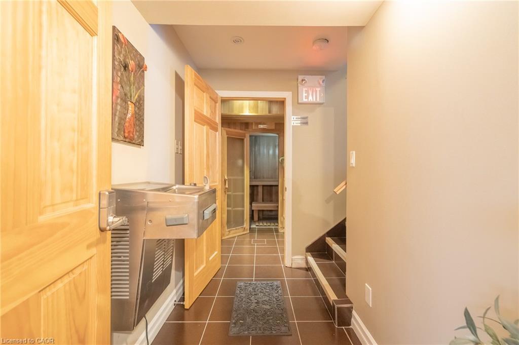 11 Belmont Avenue W, Kitchener, ON - Indoor Photo Showing Other Room