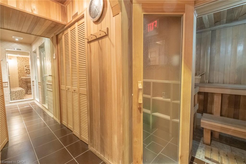 11 Belmont Avenue W, Kitchener, ON - Indoor Photo Showing Other Room